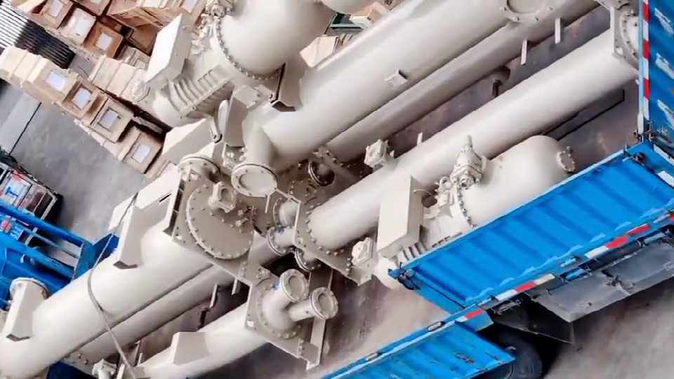 1200KW管殼換熱器再走兩臺